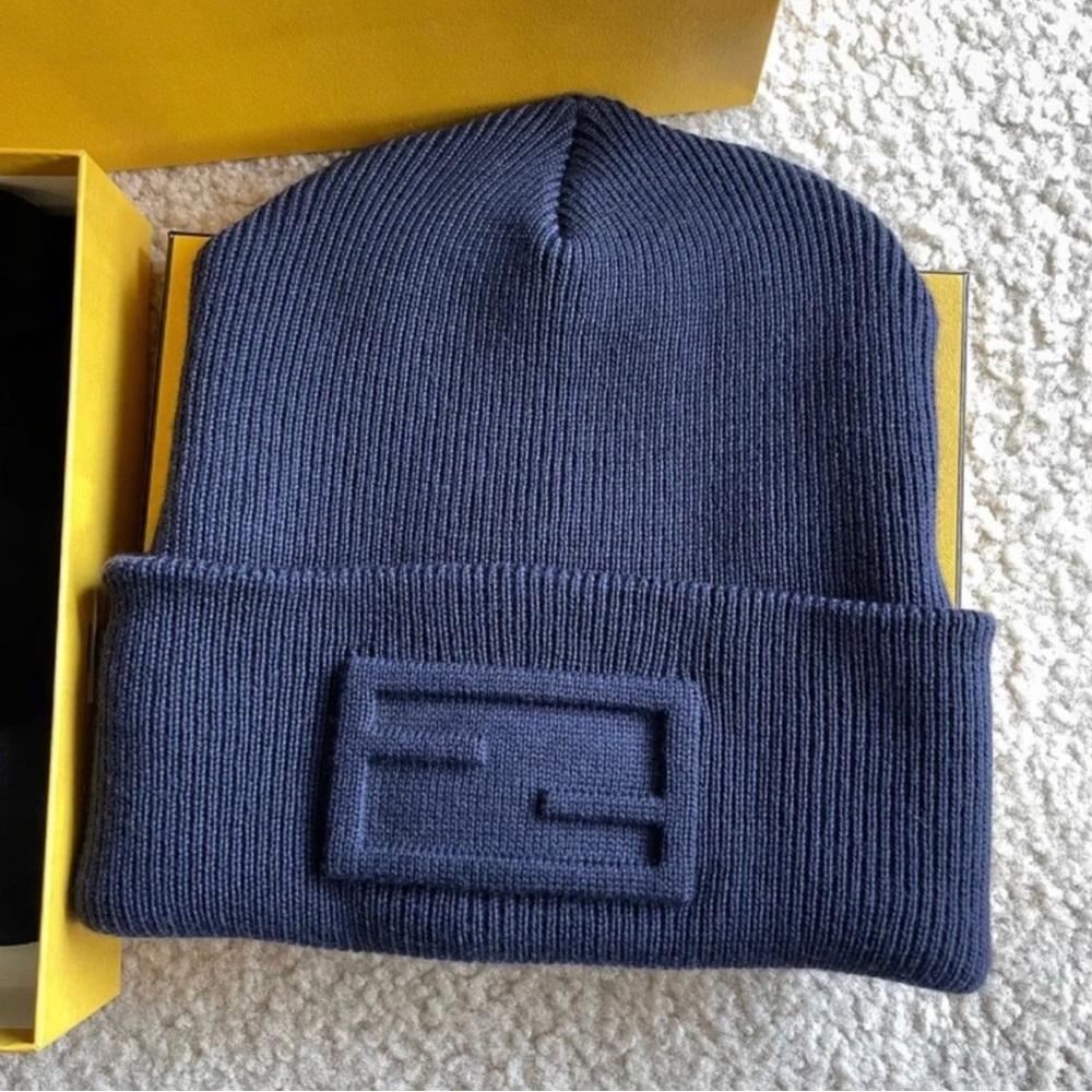 Fendi navy wool beanie🔥AUTHENTIC w/Tags+BOX